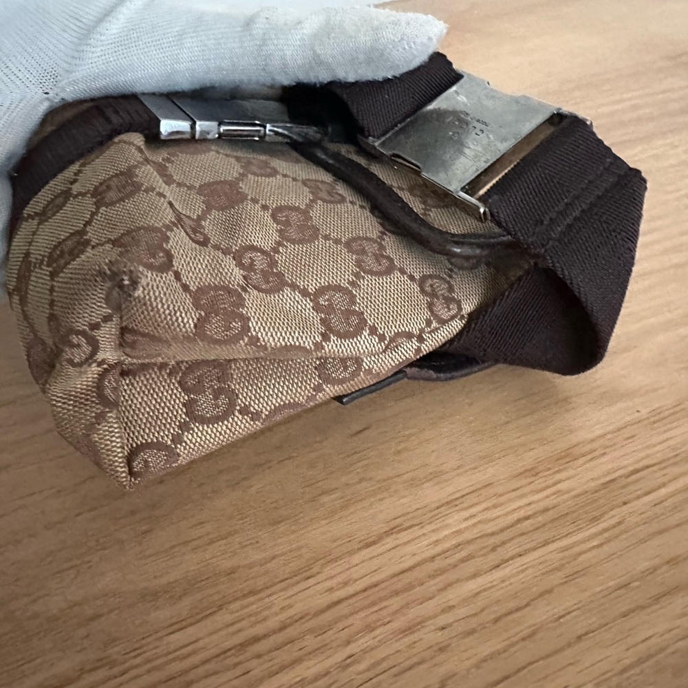 Gucci Belt Bag - Picture 4 of 15